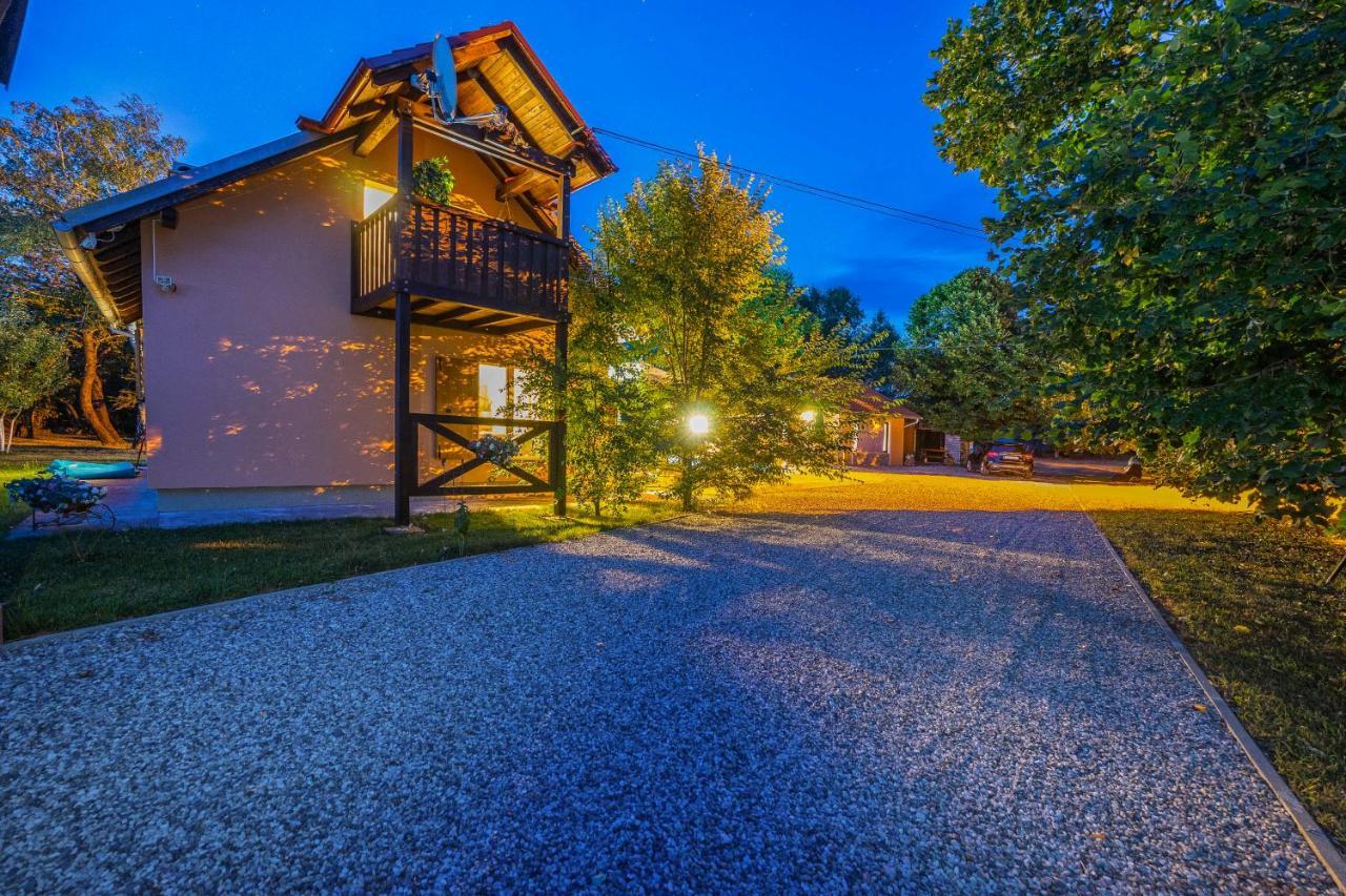 Villa Suzana'S Nature Hideout Gospić Exterior foto